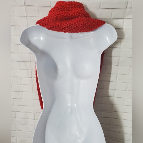Red Cable Knit Infinity Scarf - Picture 4 of 10